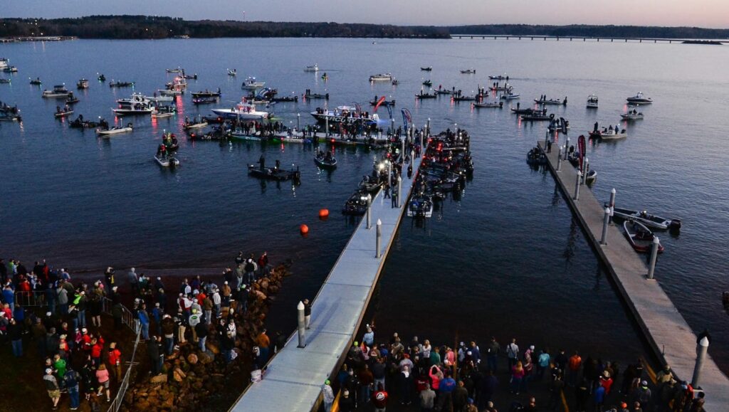 Gran expectación a la salida en el Bass Nation Championship